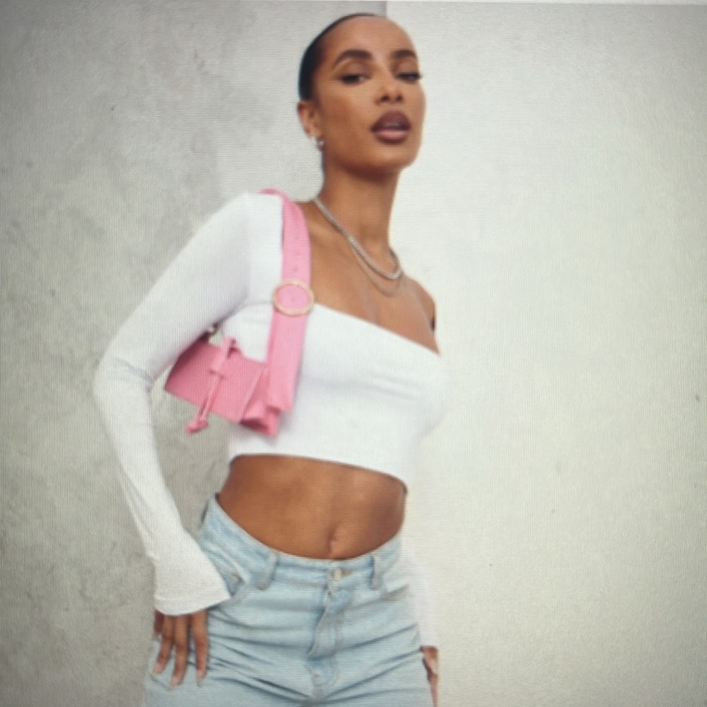 Pretty Little Thing Winter White Slinky Square Neck Long Sleeve Crop Top sz2 EUC